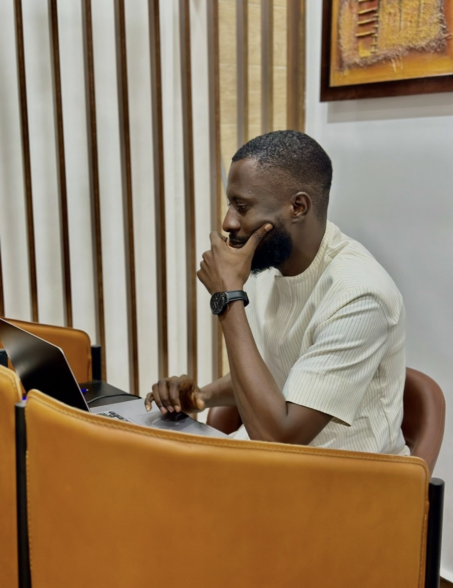 Ndiaga Graphiste, co-fondateur de SIX1 CREATIVE